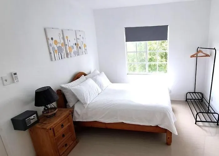 Hillside Retreat Apartment *